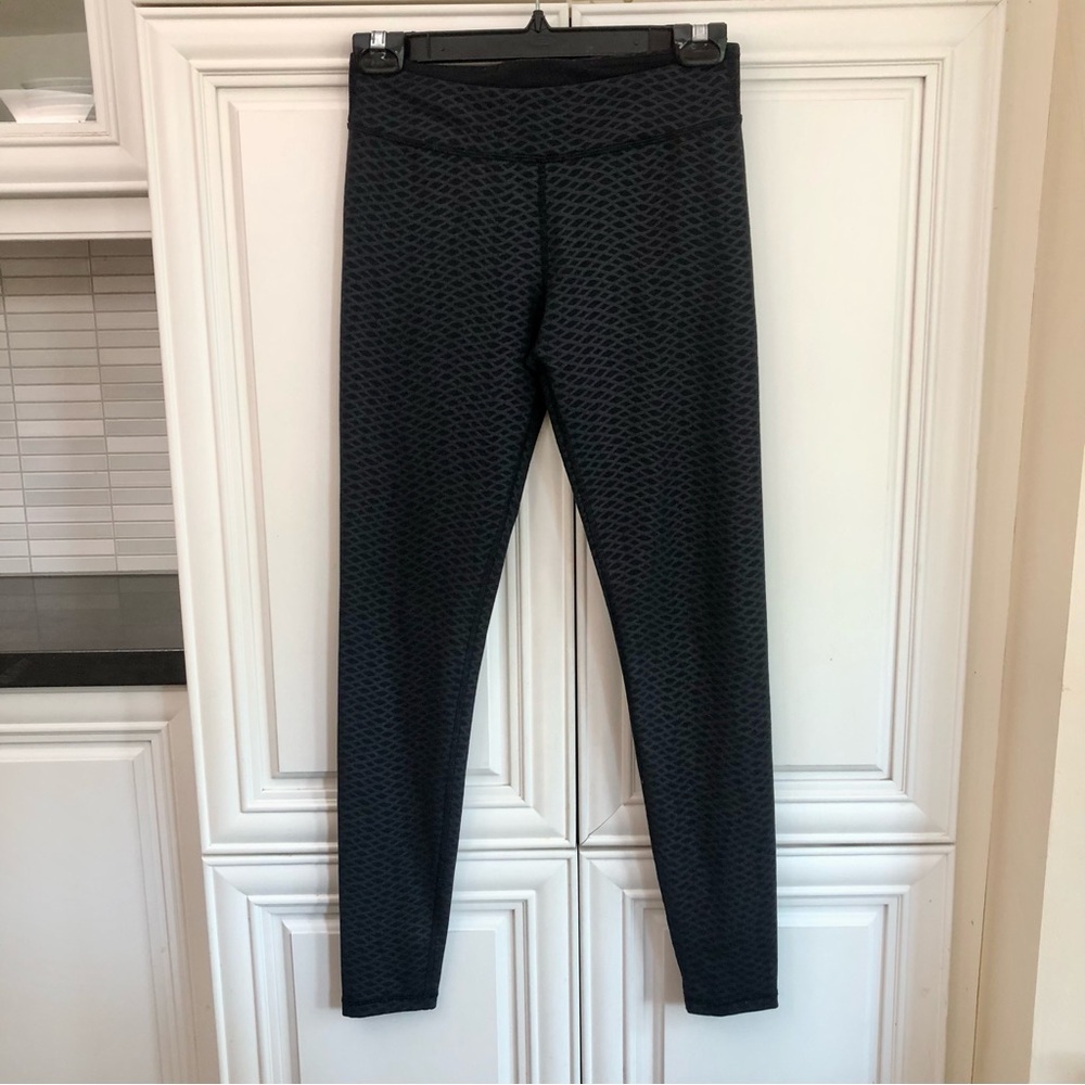 Ivivva by Lululemon girls reversible leggings 🍋